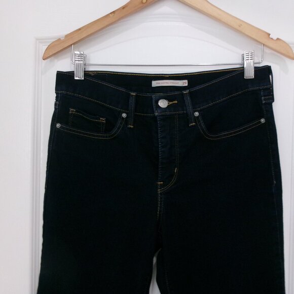 Like New Levi's 314 Shaping Straight Leg Jeans 29 x 28.5 Dark Blue Wash - Picture 5 of 14